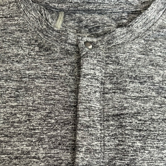 Lululemon Surge Long Sleeve Henley
Space Dye Camo Black Dark Slate
Size Small - Picture 2 of 9